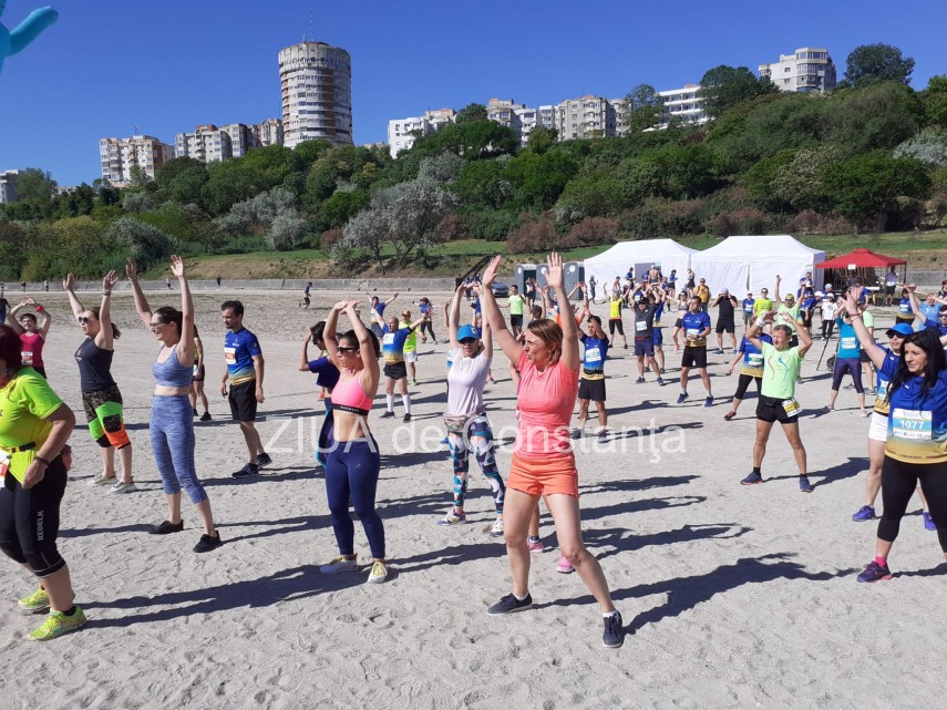 constanta alergatori amatori dar si sportivi de performanta au luat startul in maratonul nisipului galerie constanta alergatori amatori dar si sportivi de performanta au luat startul in maratonul nisipului galerie