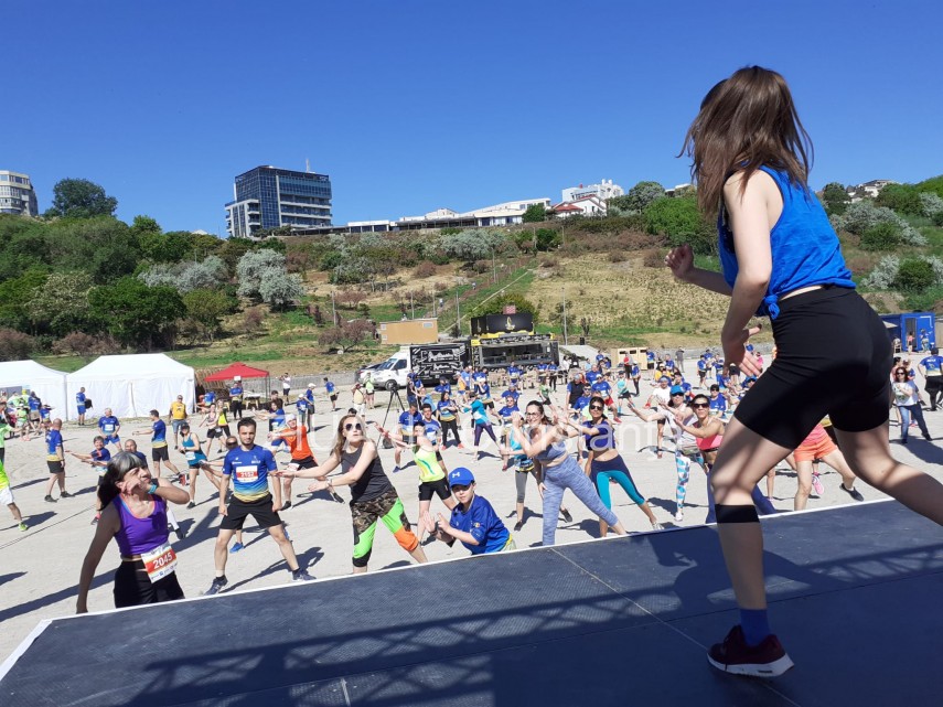 constanta alergatori amatori dar si sportivi de performanta au luat startul in maratonul nisipului galerie constanta alergatori amatori dar si sportivi de performanta au luat startul in maratonul nisipului galerie