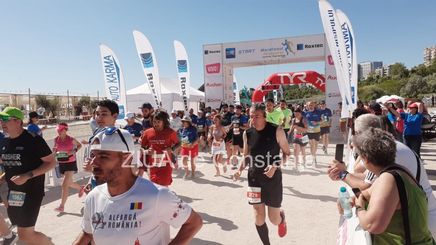 constanta alergatori amatori dar si sportivi de performanta au luat startul in maratonul nisipului galerie constanta alergatori amatori dar si sportivi de performanta au luat startul in maratonul nisipului galerie