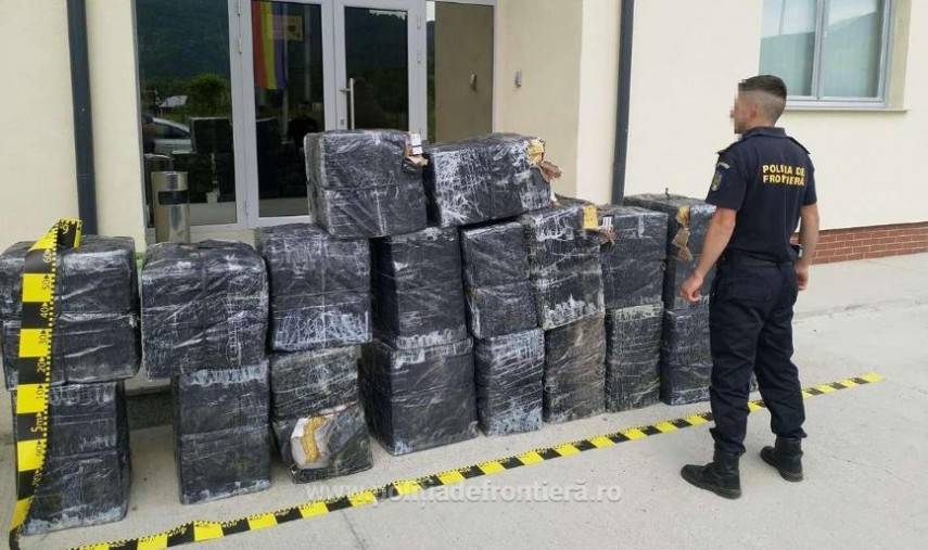 Țigări în valoare de aproximativ 216.000 lei confiscate la frontiera de nord, foto: Poliția de Frontieră