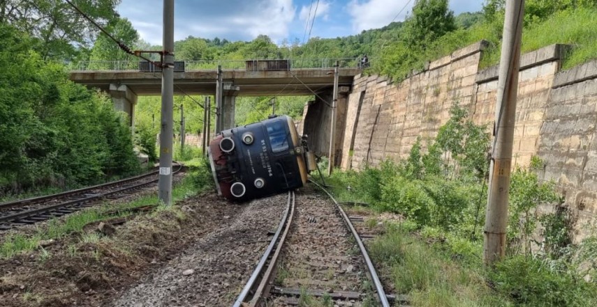 Locomotivă privată răsturnată între Merișor și Crivadia, foto: CFR 