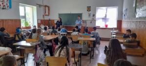 Tulcea Activități preventive desfășurate de polițiști la Liceul Tehnologic Simion Leonescu din Luncavița (FOTO)