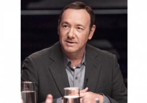 Kevin Spacey, laureat al Premiului Oscar, pus sub acuzare pentru agresiuni sexuale comise împotriva a 3 bărbaţi