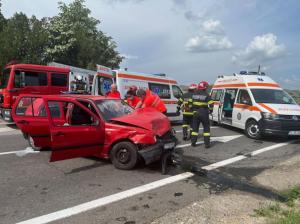 UPDATE. Județul Tulcea Șapte persoane rănite, între care și doi minori, după un accident rutier la ieșire din Izvoarele (GALERIE FOTO și VIDEO)  