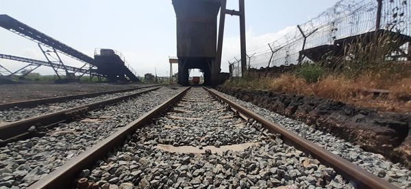Reparații capitale la linia de cale ferată 1CV, din zona de nord a portului Constanța. foto: Facebook/Constanța Port