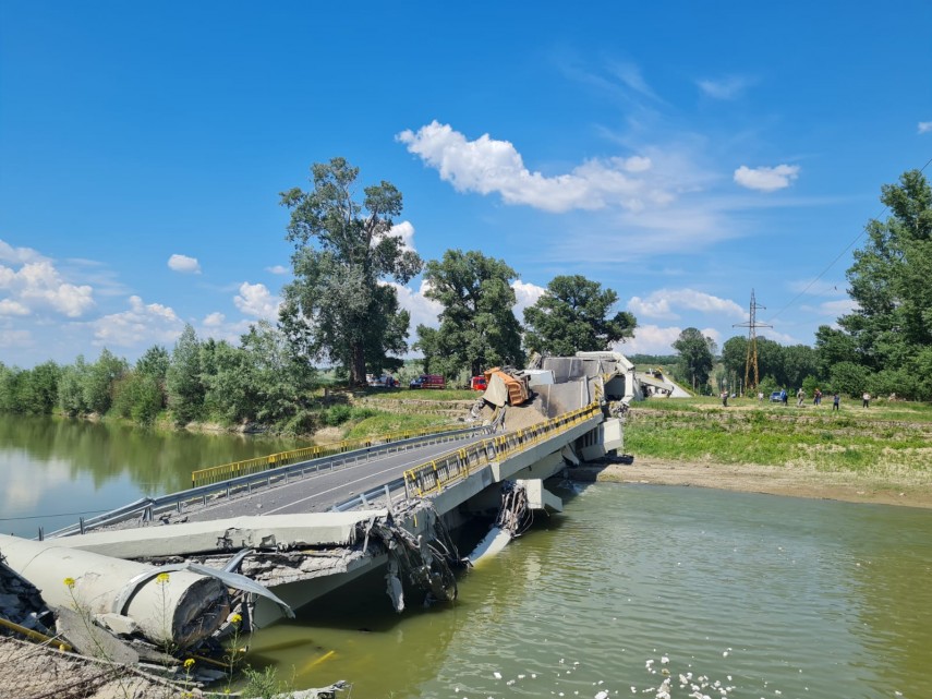 Pod prăbușit. Foto: ISU Neamț