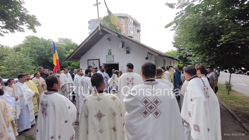 Slujba la Biserica Izvorul Tămăduirii din Constanța