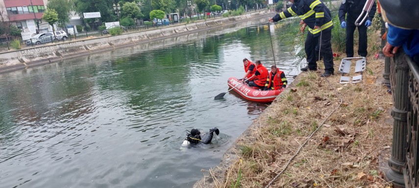 Căzut în Dâmbovița. Foto: ISU B-IF