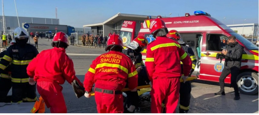 Accident tragic. Un om a murit si alti cinci au fost raniti in judetul Buzau. Doua masini s-au lovit frontal  