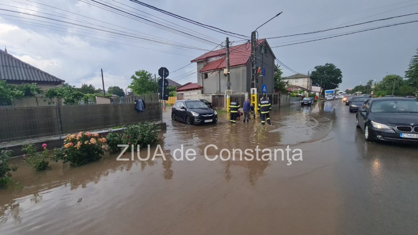 inundații la valu lui Traian. Foto: ZIUA de Constanța