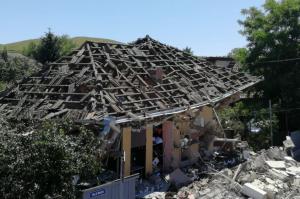 Explozie la o casă din Cluj! Un bărbat și o femeie au ajuns la spital cu arsuri grave (GALERIE FOTO) 