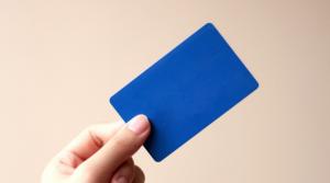 Mii de români au primit pe cardurile sociale prima tranşă din ajutorul de 250 de lei 