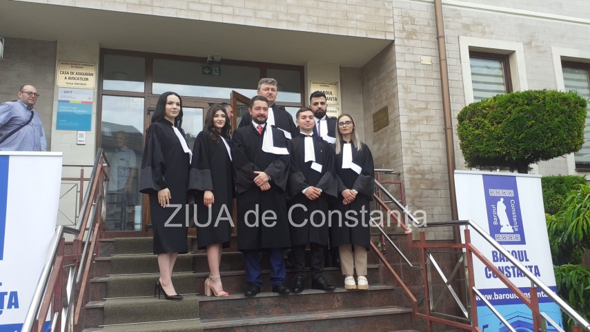 Noii avocați împreună cu decanul Baroului Constanța, Cătălin Filișan