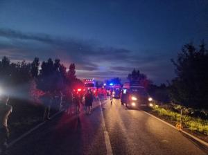 UPDATE Dâmbovița. 11 persoane rănite, după un accident rutier între un microbuz și un autoturism. A fost activat Planul Roșu 