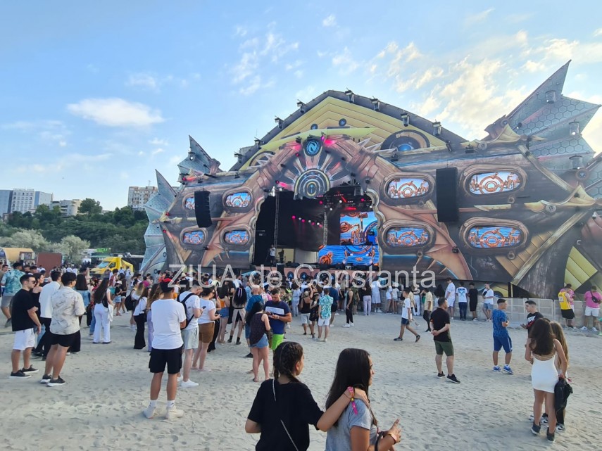prima zi a festivalului neversea artisti de top si o mare de oameni galerie foto video 789494