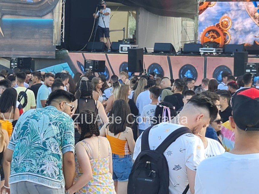 prima zi a festivalului neversea artisti de top si o mare de oameni galerie foto video 789494