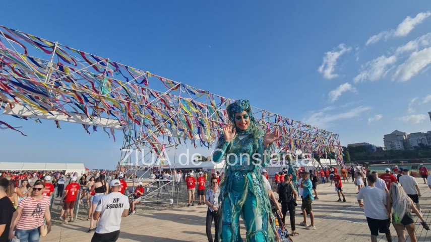 prima zi a festivalului neversea artisti de top si o mare de oameni galerie foto video 789494