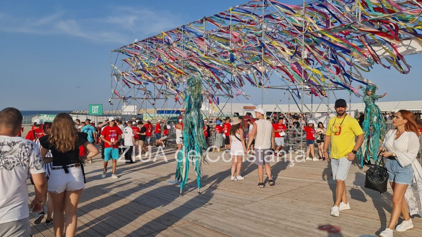 prima zi a festivalului neversea artisti de top si o mare de oameni galerie foto video 789494