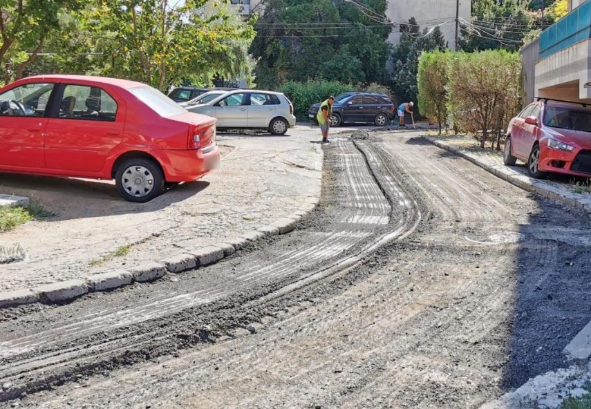 Lucrările de reabilitare a carosabilului se extind în cartierul Faleză Nord, foto: PMC  