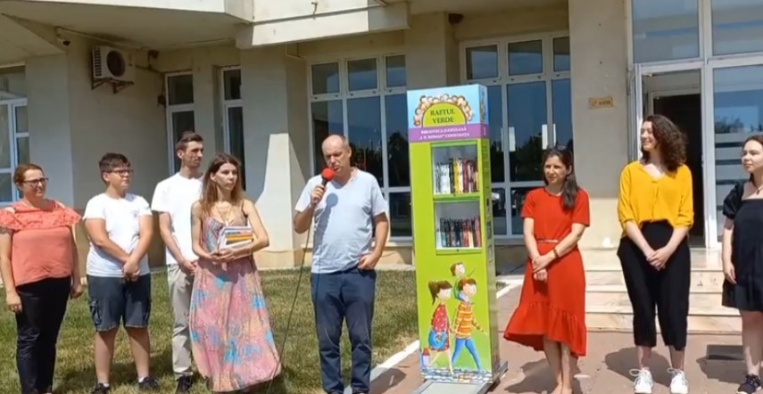 Miniblioteca stradala inaugurata in fata Campusului Universitatii Ovidius din Constanta (VIDEO)