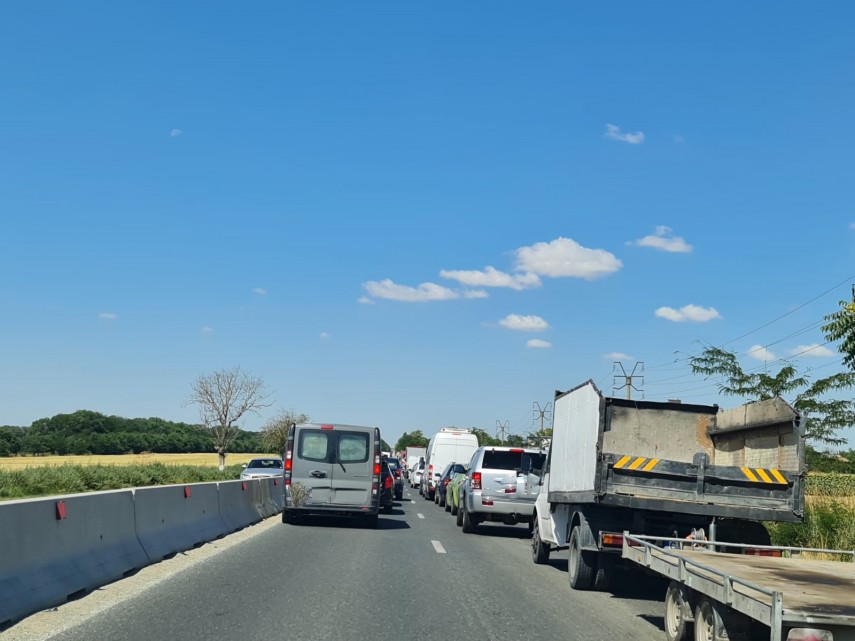 Judetul Constanta: Trei autovehicule implicate intr-un accident rutier la intrare in localitatea Valu lui Traian. Traficul este blocat in zona 