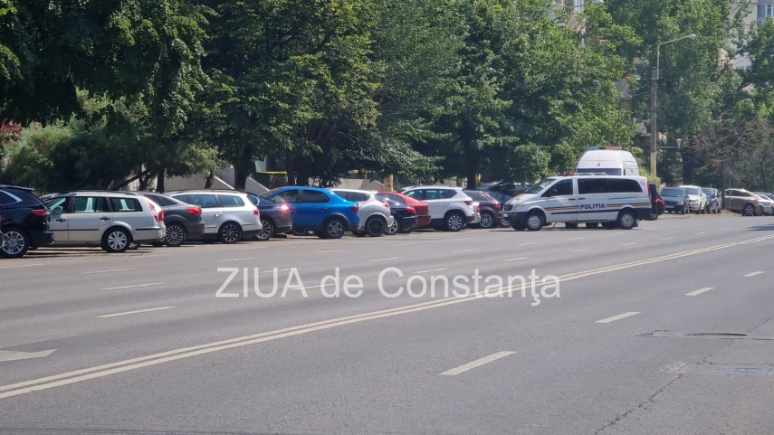 Alerta in zona Casei de Cultura. Un geamantan suspect este verifcat. Bulevardul a fost blocat (GALERIE FOTO+VIDEO) 