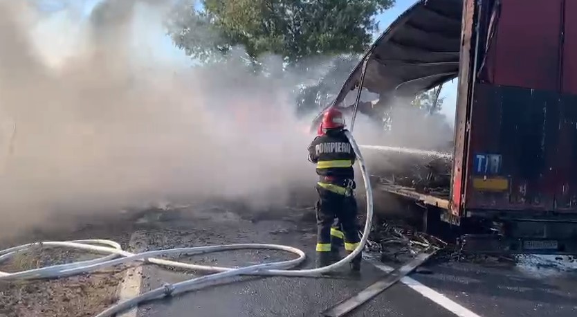 Incendiu TIR Niculitel. Foto: ISU Delta