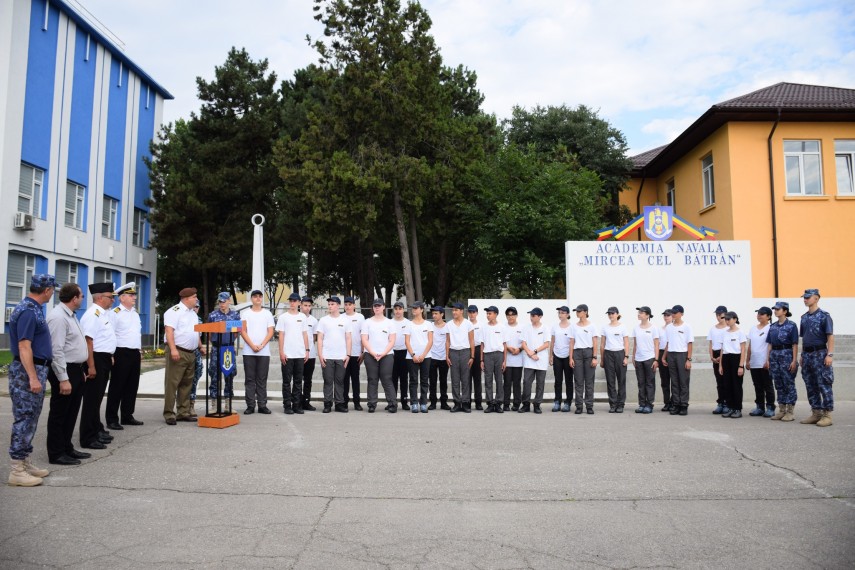 Elevi, foto: Facebook/ Ministerul Apararii Nationale, Romania - www.mapn.ro