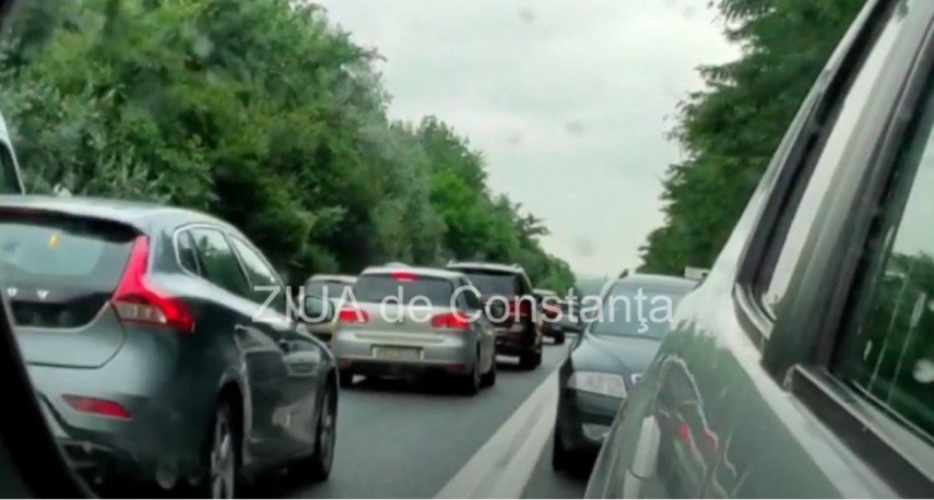 Trafic aglomerat pe DN39. Foto cu rol ilustrativ: ZIUA de Constanța