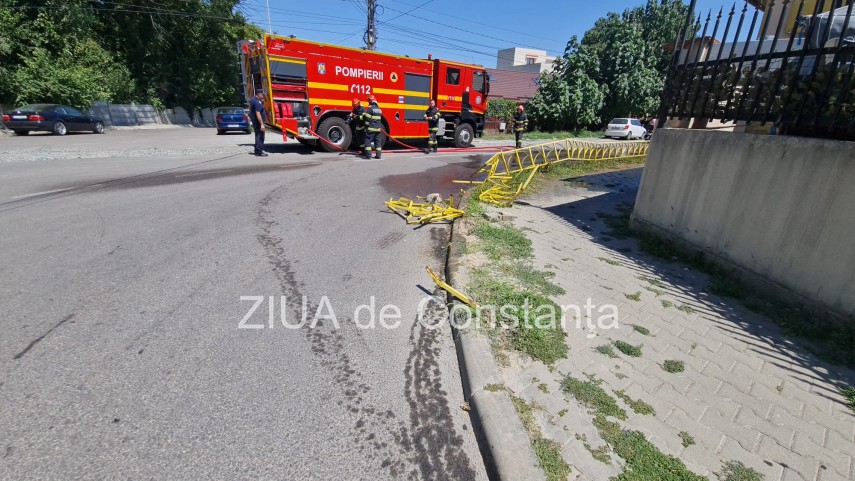 constanta accident rutier la palazu mare un autocamion militar a intrat intr un gard galerie foto video