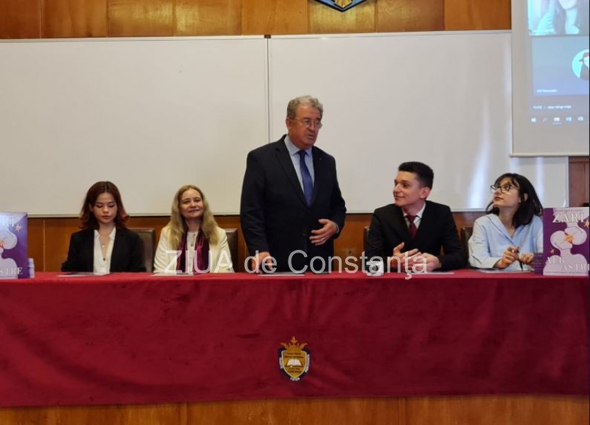 Lansarea numărului aniversar al Revistei Zări Alb Astre, iunie 2022. Sursă foto: ZIUA de Constanța