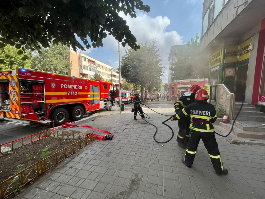 Incendiu casă de schimb valutar Tulcea. Sursă foto: ISU Delta