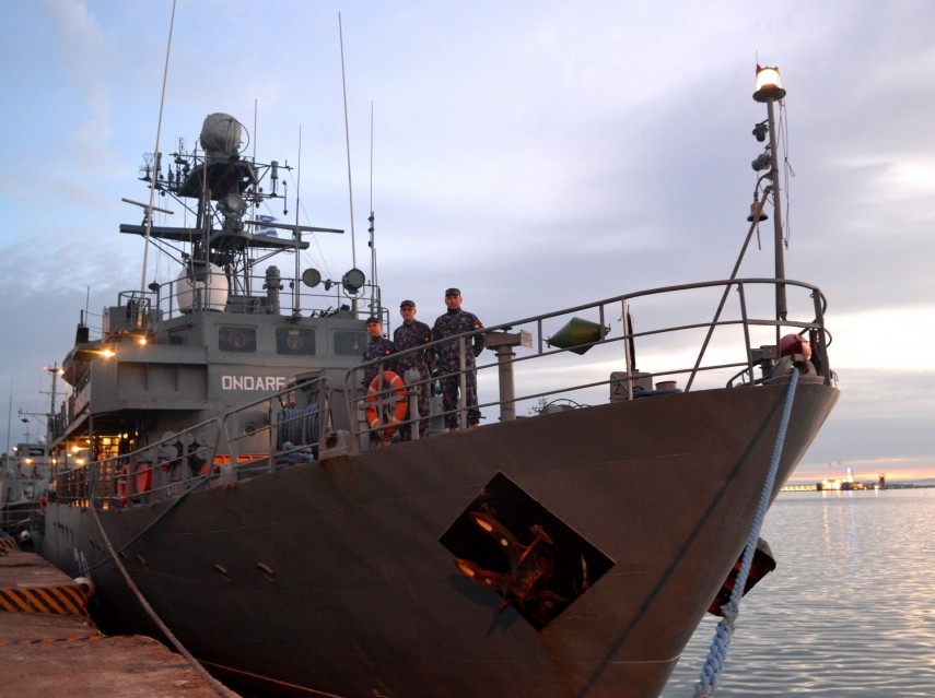 Nava militara avariata de o mina pe Marea Neagra va ajunge astazi in Portul Constanta (VIDEO)