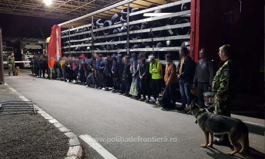 Migranţi la frontieră. Foto: poliţia de Frontieră