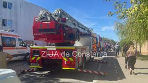 Incendiu în cartierul Henri Coandă din municipiul Constanța. Intervin mai multe echipaje de pompieri (GALERIE FOTO+VIDEO)  