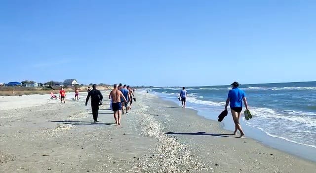Au fost reluate cautarile barbatului disparut in timp ce practica sporturi nautice la Costinesti