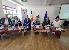 Imagini de la eveniment Seminarul „Rolul familiei în dezvoltarea și educația tinerilor- experiențe de bună practică în apărarea drepturilor copiilor“, găzduit la Cumpăna (GALERIE FOTO+VIDEO)                    