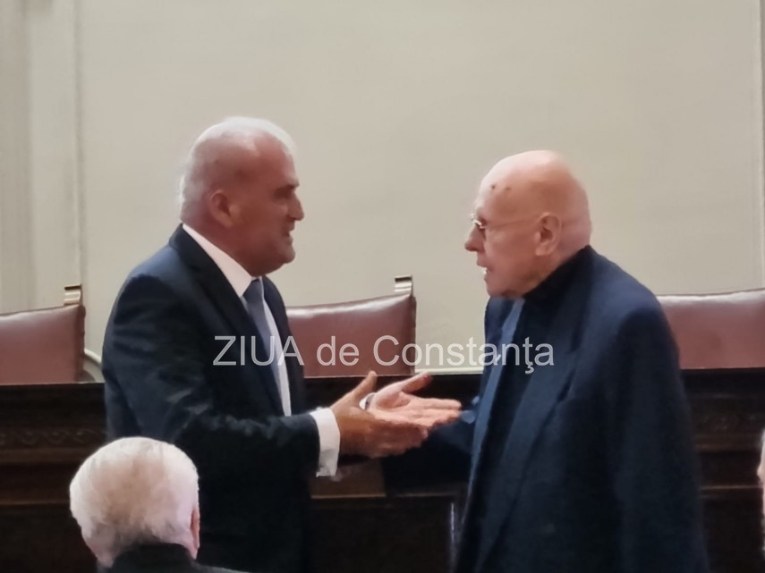 În dreapta, acad. Răzvan Theodorescu, vicepreședinte al Academiei Romane