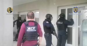 Mai multe persoane, printre care și un farmacist, trimise în judecată de procurorii DIICOT