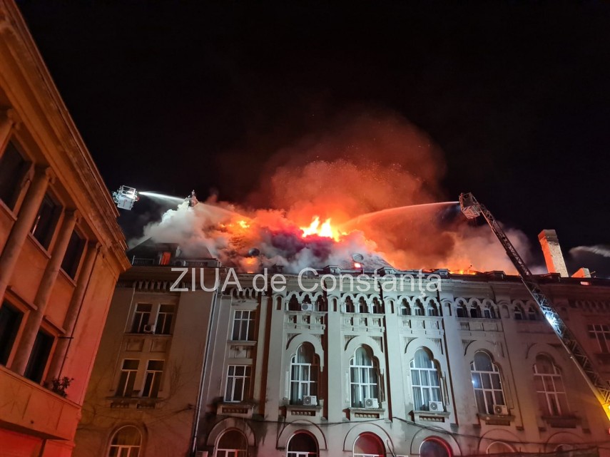Incendiu Arhiepiscopia Tomisului. Foto: ZIUA de Constanța