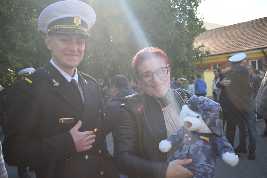 emotii la scoala militara de maistri militari a fortelor navale am simtit inimi vibrand in ecoul celor emotii la scoala militara de maistri militari a fortelor navale am simtit inimi vibrand in ecoul celor