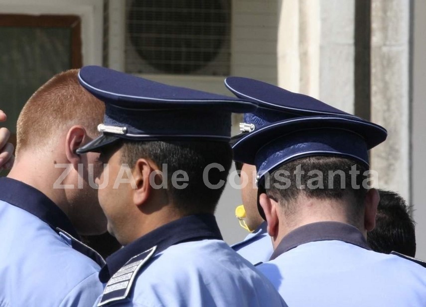 Politistii, prezenti in zona unui centru comercial din Constanta! 