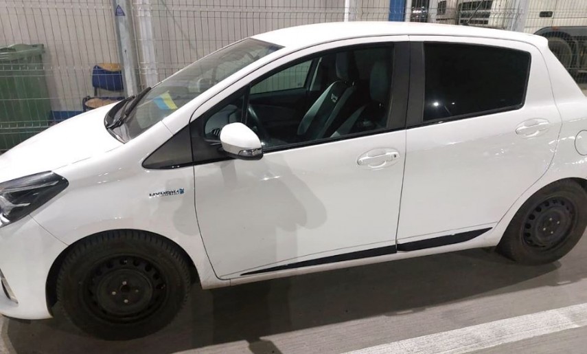 autoturism marca Toyota Yaris, foto: Garda de Coastă 