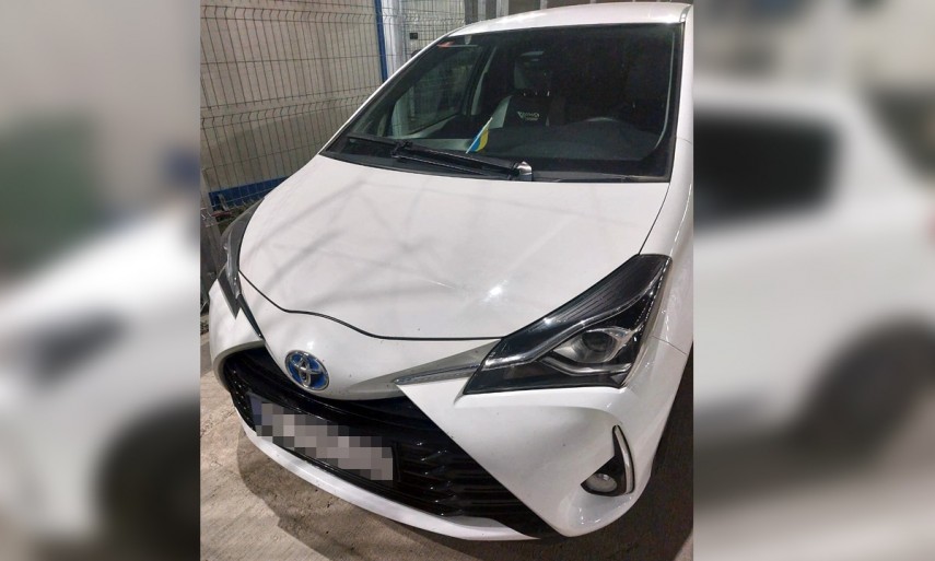 autoturism marca Toyota Yaris, foto: Garda de Coastă 