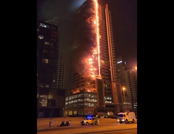 Incendiu Dubai. Foto: Twitter Nexta