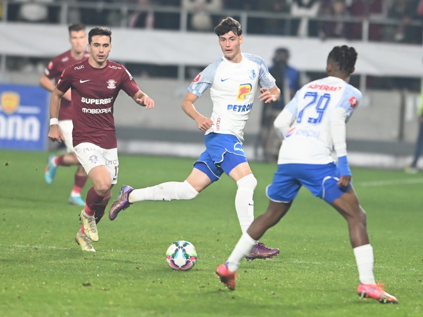 gheorghe hagi i a testat pe tinerii farului in vulcanul din giulesti pustii au luat examenul adrian mazilu