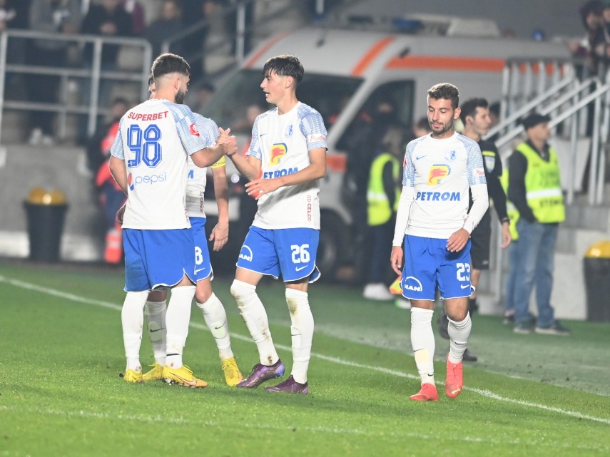 gheorghe hagi i a testat pe tinerii farului in vulcanul din giulesti pustii au luat examenul adrian mazilu