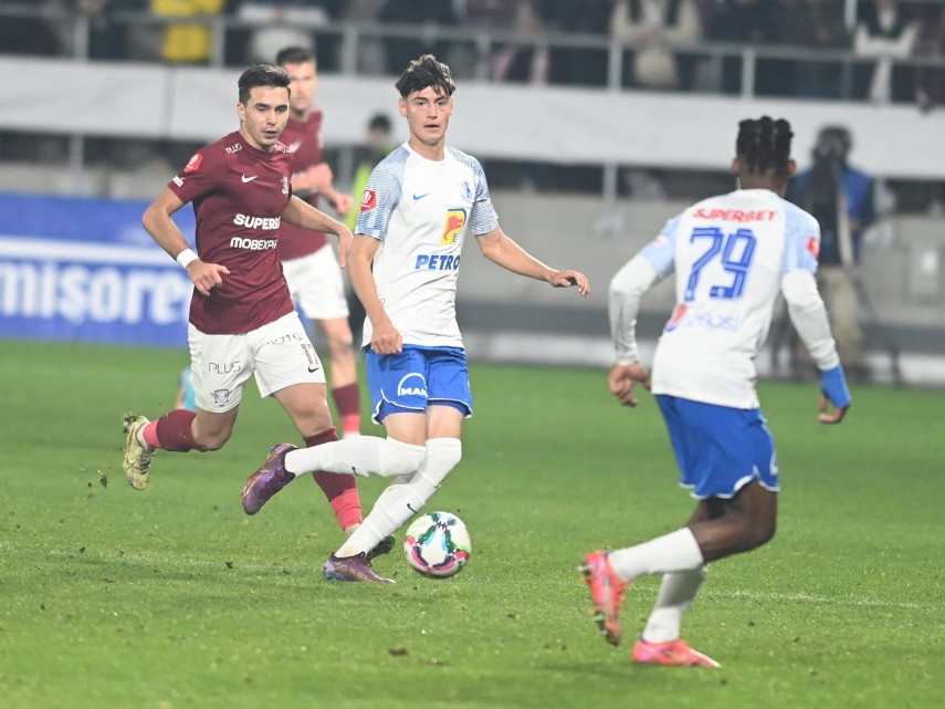 gheorghe hagi i a testat pe tinerii farului in vulcanul din giulesti pustii au luat examenul adrian mazilu