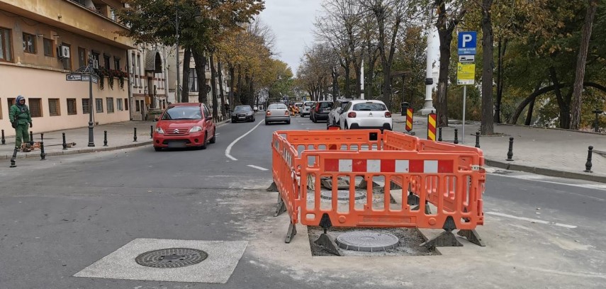 constanta vesti bune pentru soferi capacele de canalizare vor fi inlocuite si aduse la nivelul carosabilului constanta vesti bune pentru soferi capacele de canalizare vor fi inlocuite si aduse la nivelul carosabilului