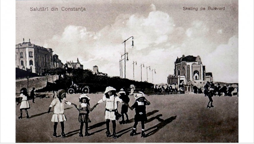 Vedere - Copii pe role în apropierea Cazinoului. Sursa foto: Academia Română